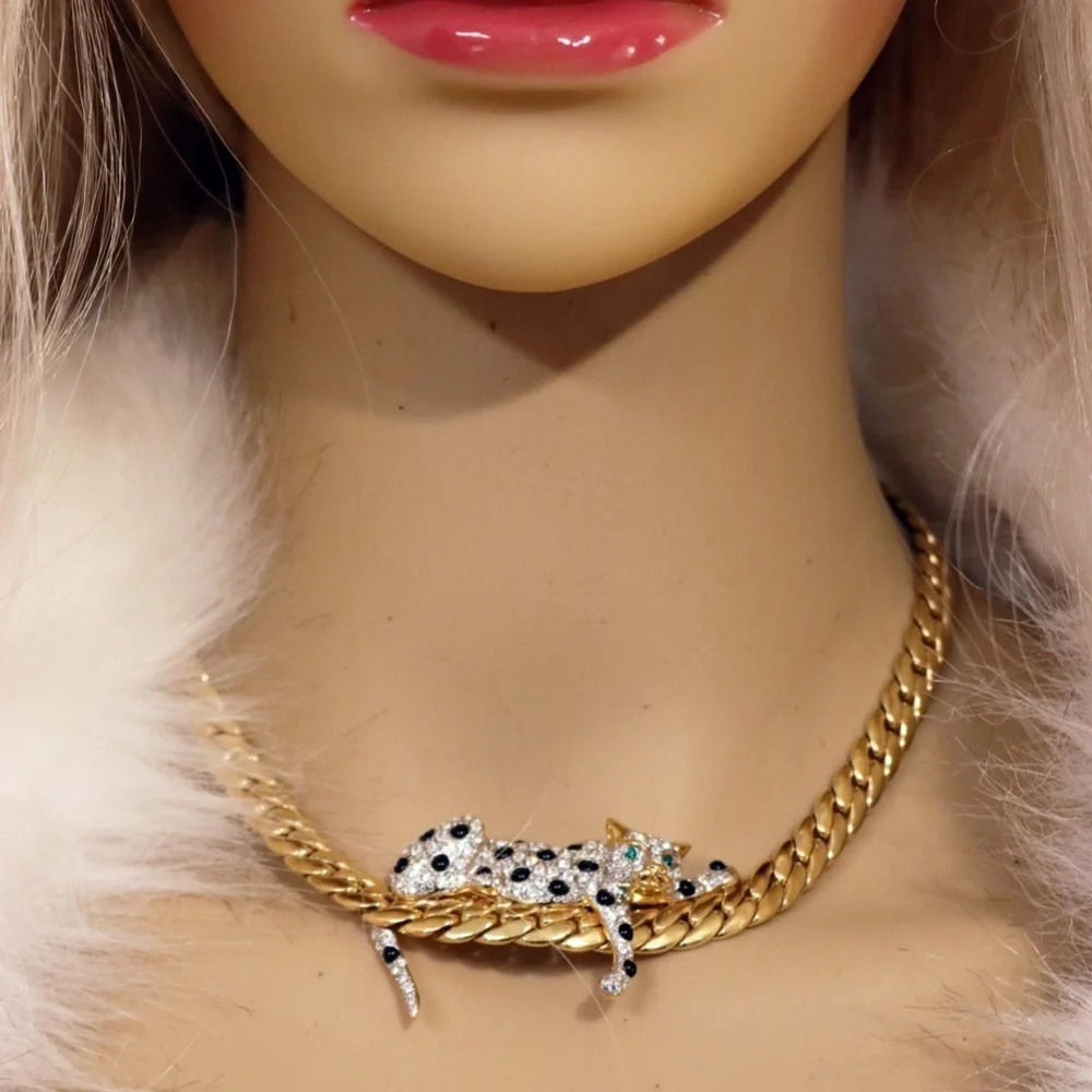 Duchess of Windsor ⚜️ Vintage Leopard Crystal Encrusted Necklace by Carolee 🐆 - Picture 6 of 16